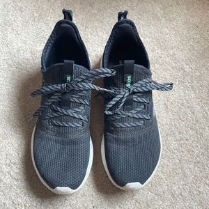 Adidas cloudfoam sneakers